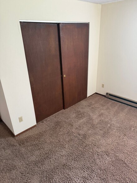 Building Photo - 431 W Main St