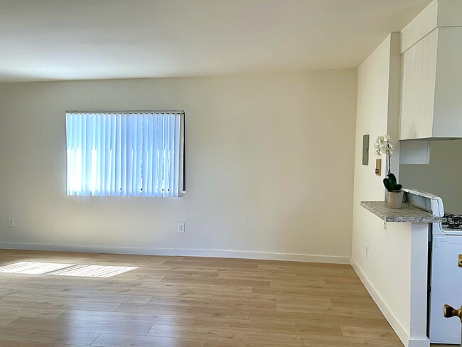 Building Photo - Woodman Court