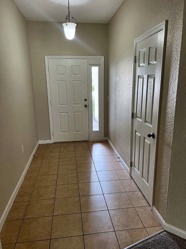 Building Photo - 13926 Dove Wing Ct