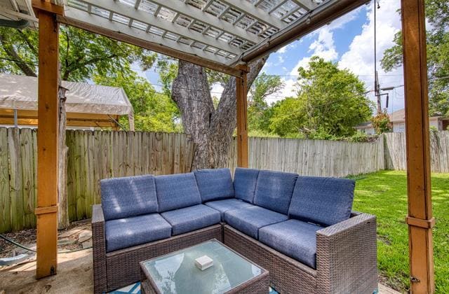 Building Photo - 5425 Victor St