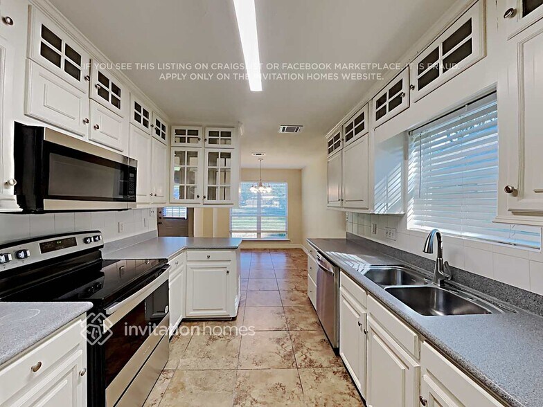 Building Photo - 1626 Airline Dr