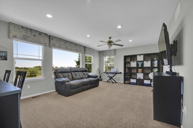 Building Photo - Welcome Home to this beautiful 5-bedroom h...