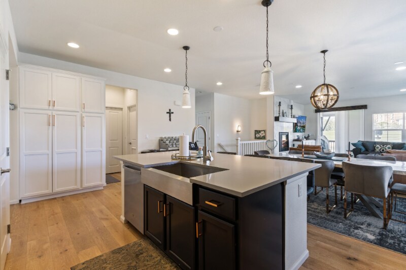 Building Photo - 1940 Shadow Lake Dr