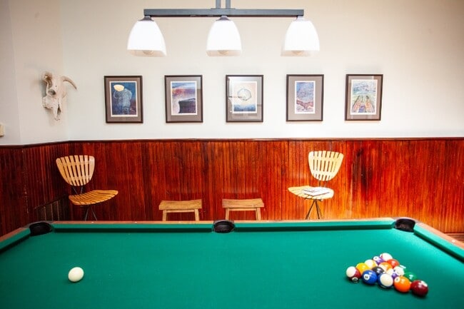 Building Photo - 119 S Main St