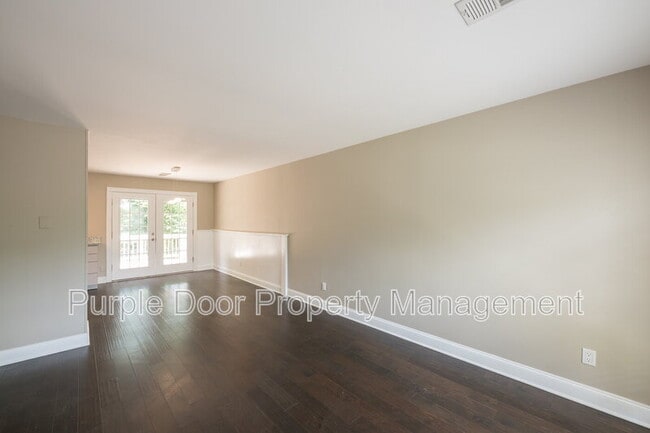 Building Photo - 2369 Brenda Dr SE