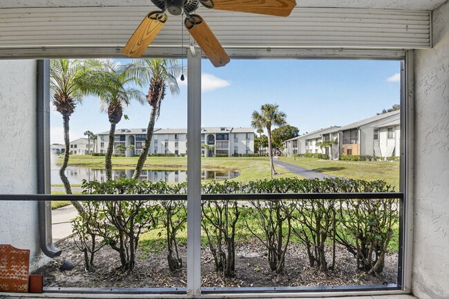 Building Photo - 1013 Green Pine Blvd