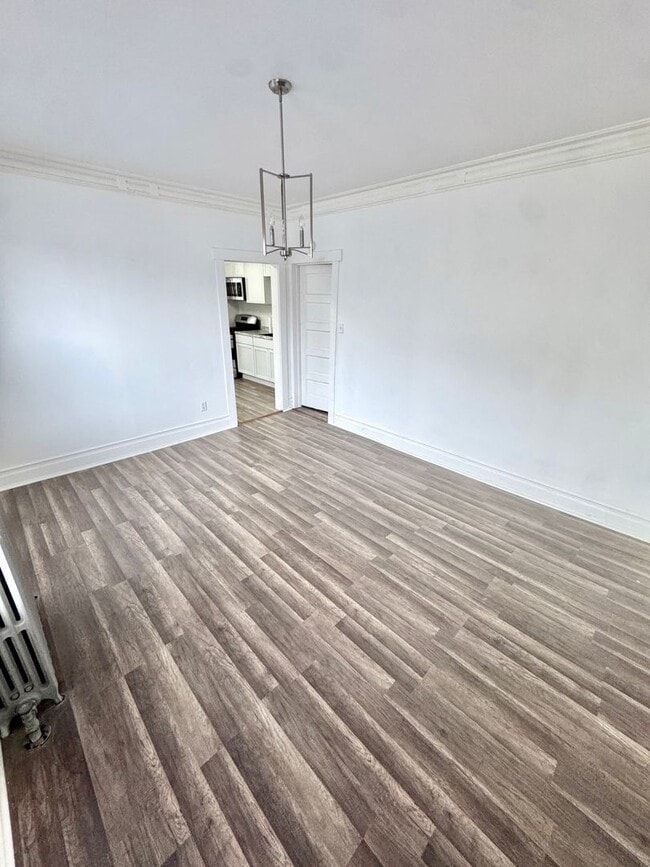 Building Photo - THREE BEDROOM IN WEST BETHLHEM