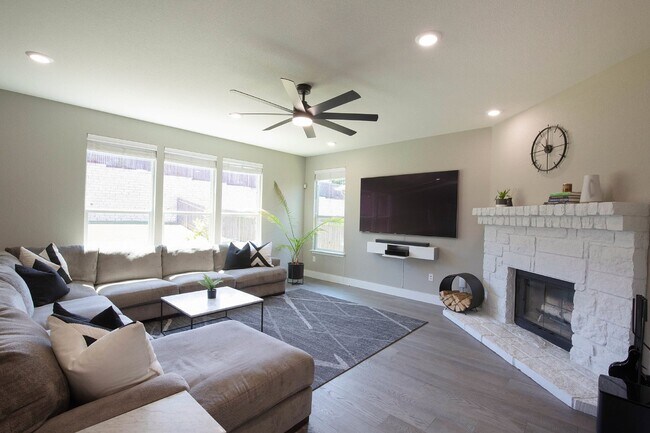 Building Photo - Spacious Home in Easton Park / McKinney Falls