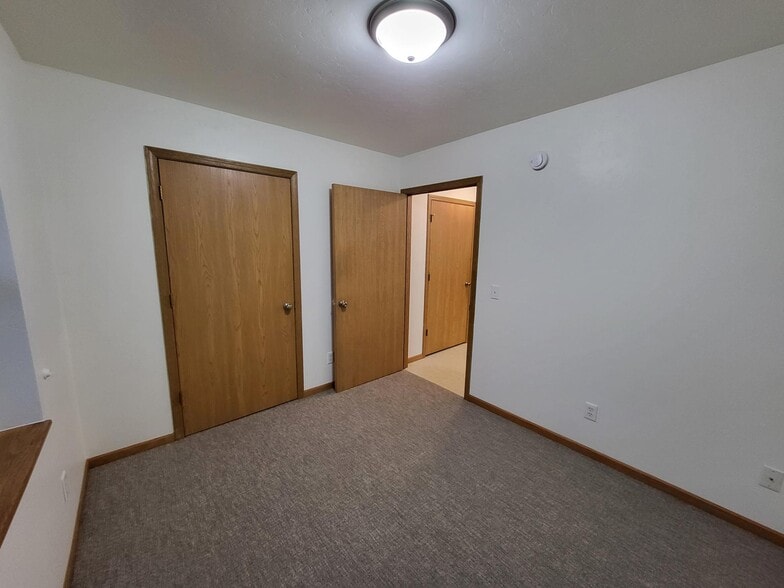 Building Photo - 4944 Rosewood Ct