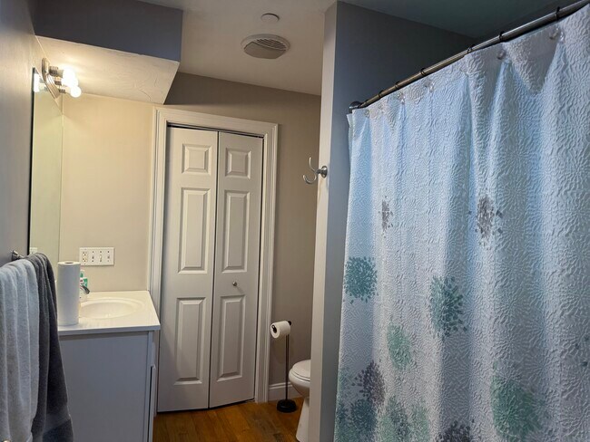 Building Photo - 204 Marion St