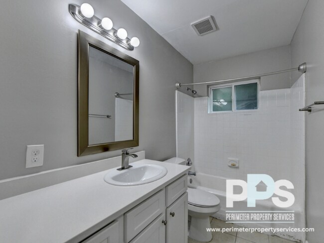 Building Photo - 235 Lampkin St NE