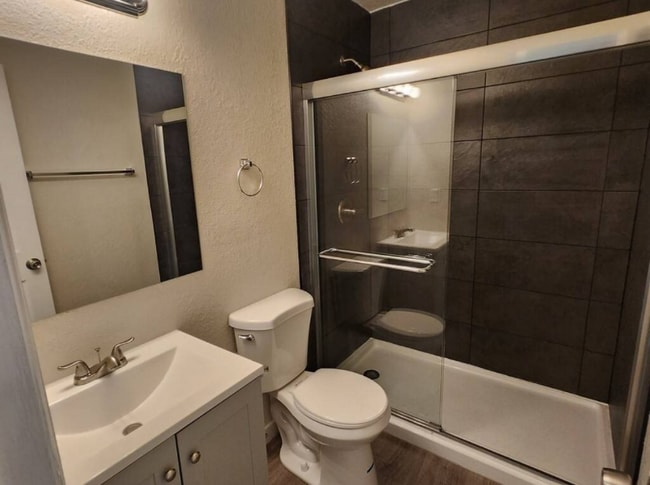 Building Photo - 4325 Lashelle Ave