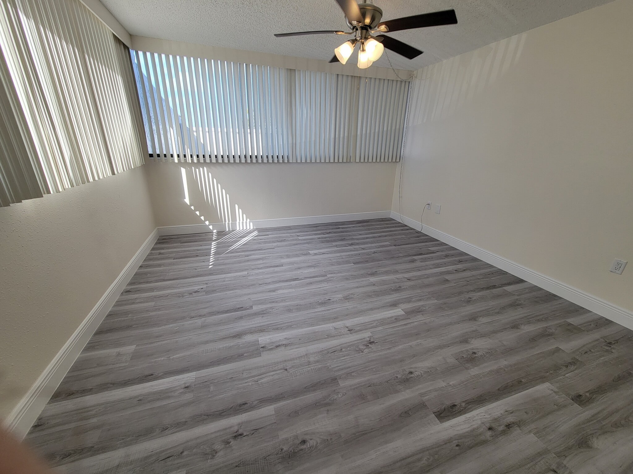 Building Photo - 500 Treasure Island Cswy