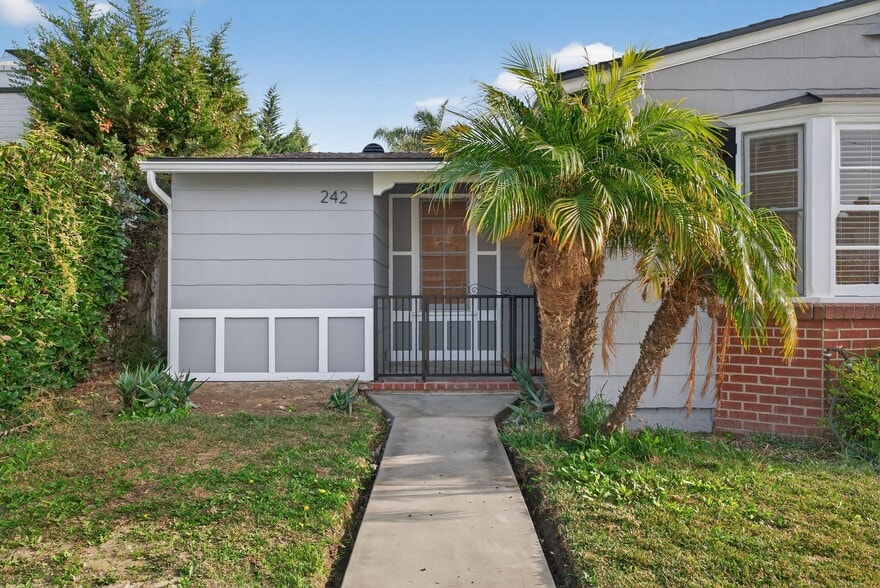 Building Photo - 242 Claremont Ave