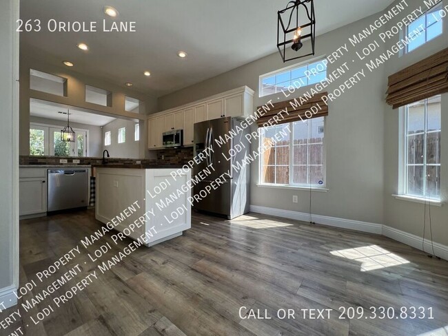 Building Photo - 263 Oriole Ln