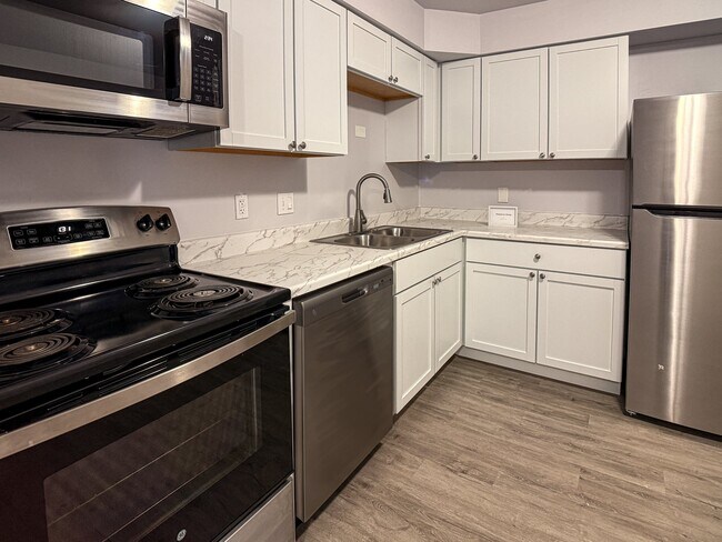 Kitchen - Waverly Flatz