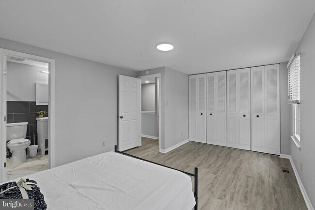 Building Photo - 70 Dorchester Cir