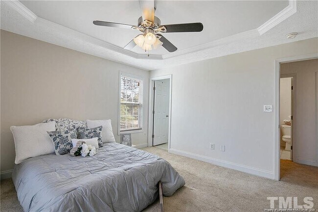 Building Photo - 1600 Silver Ridge Ct