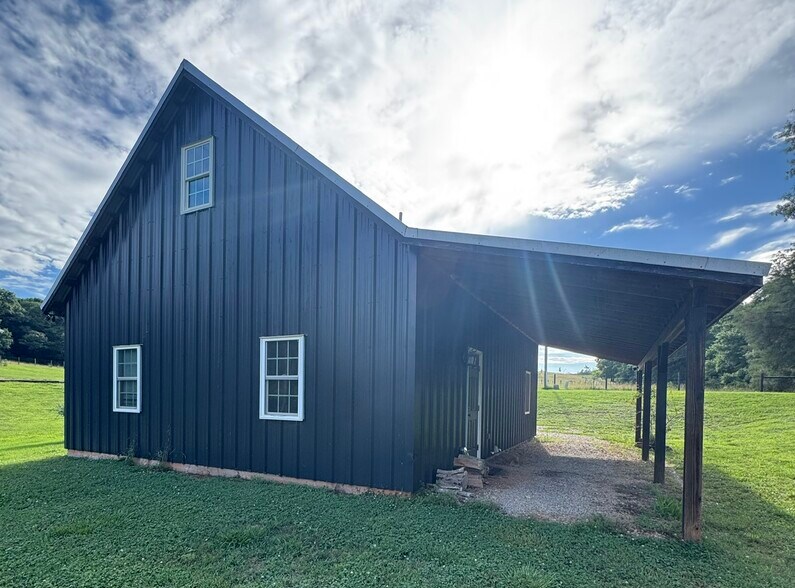 Building Photo - 254 Chastain Rd