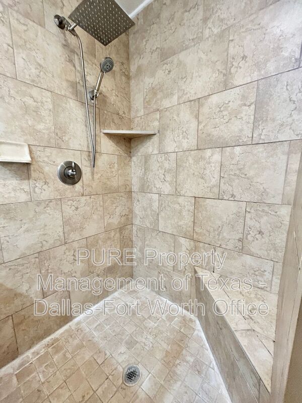 Building Photo - 5721 El Campo Ave