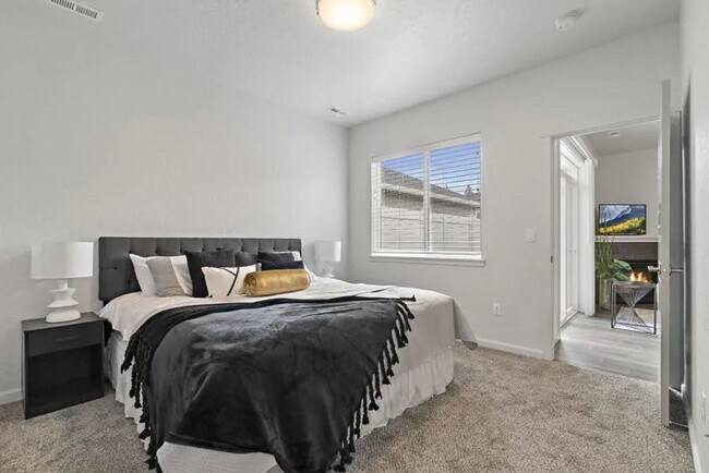 Building Photo - 1362 Mordyl Loop