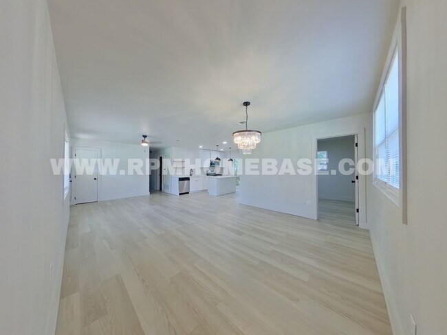 Building Photo - 506 Forrest Ct