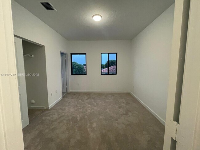 Building Photo - 25308 SW 135th Ave