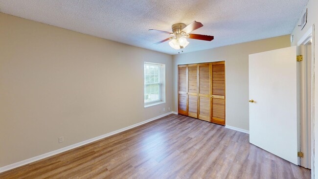 Building Photo - Cozy 2-BR Dilworth Condo - Move-In Ready!