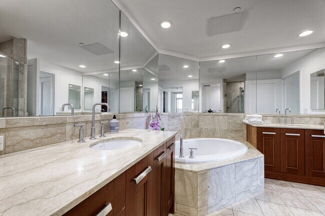 Building Photo - 8100 River Rd