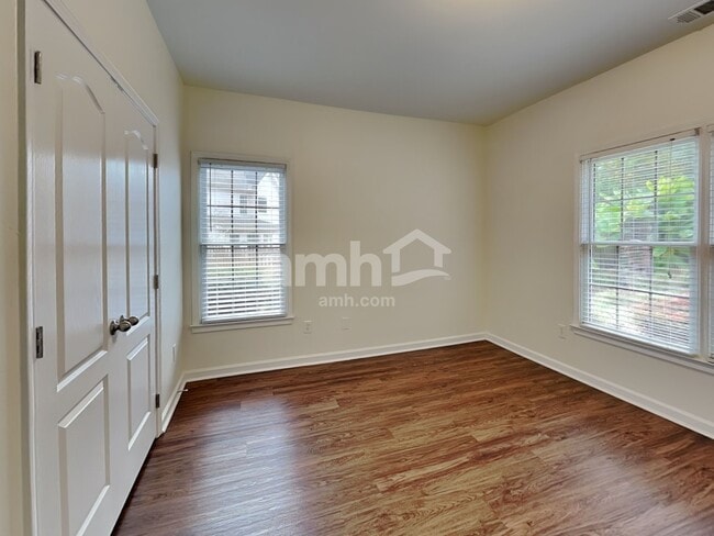 Building Photo - 201 Brackin Trace