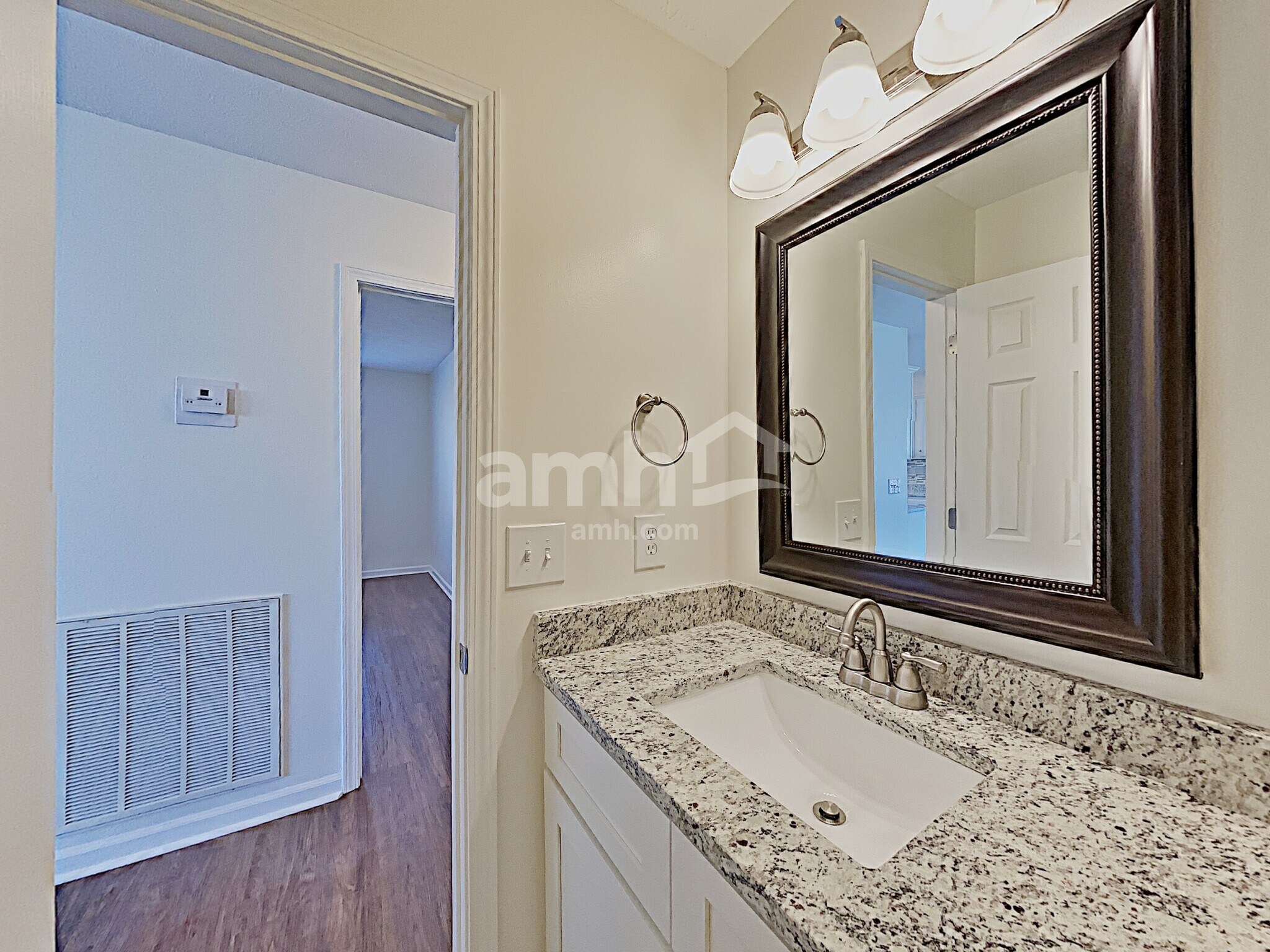 Building Photo - 626 Mable Dr