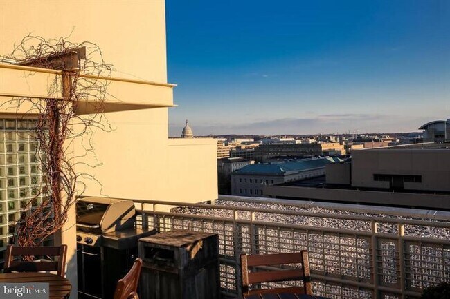 Building Photo - 715 6th St NW