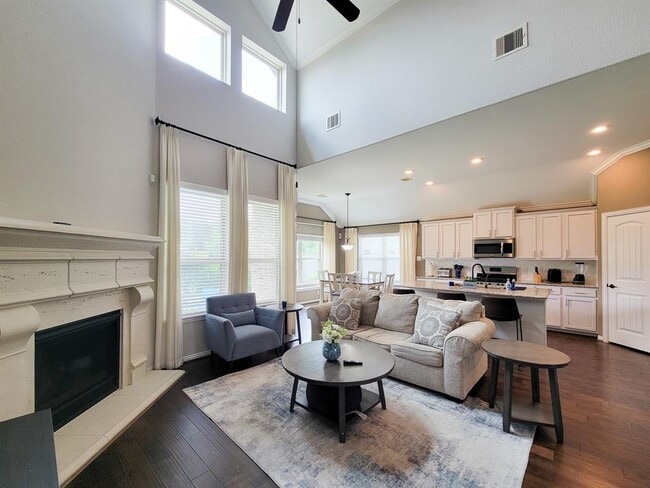 Building Photo - 22902 Henderson Row Dr