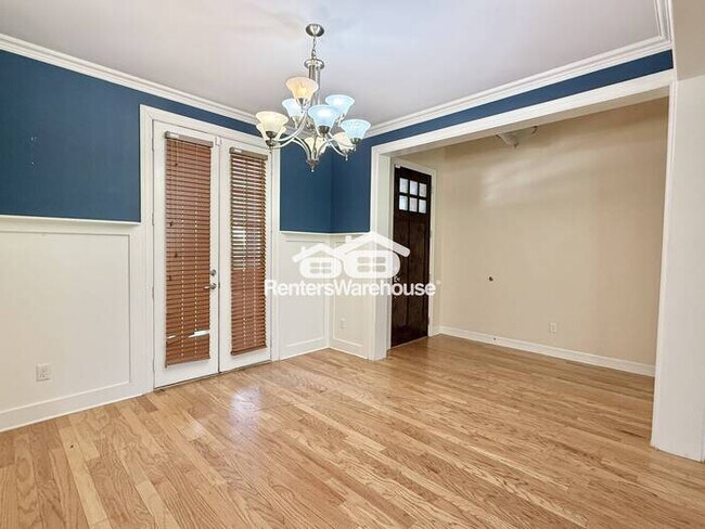 Building Photo - Beautiful 4 Bedroom Home just South of TCU!!!