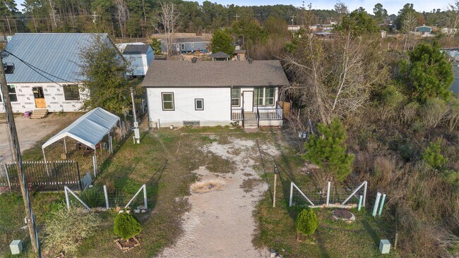 Building Photo - 394 Rd 5102