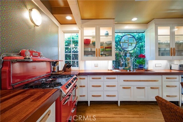 Building Photo - 195 S Parkwood Ave