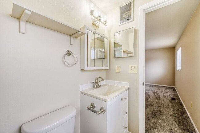 Building Photo - 5355 N Carefree Cir