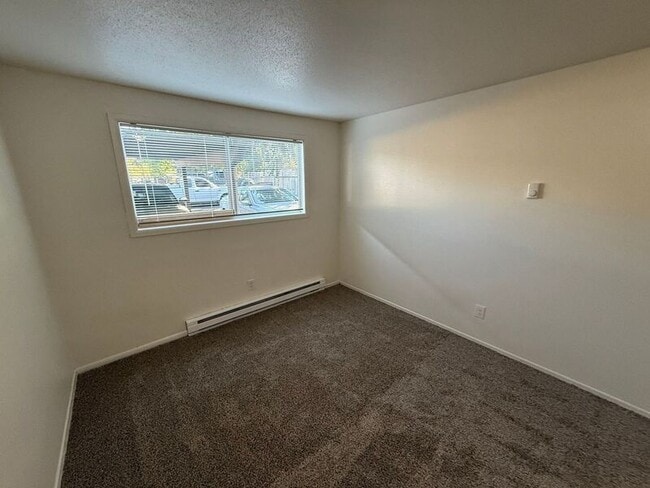 Building Photo - 3820 Iberis St NE