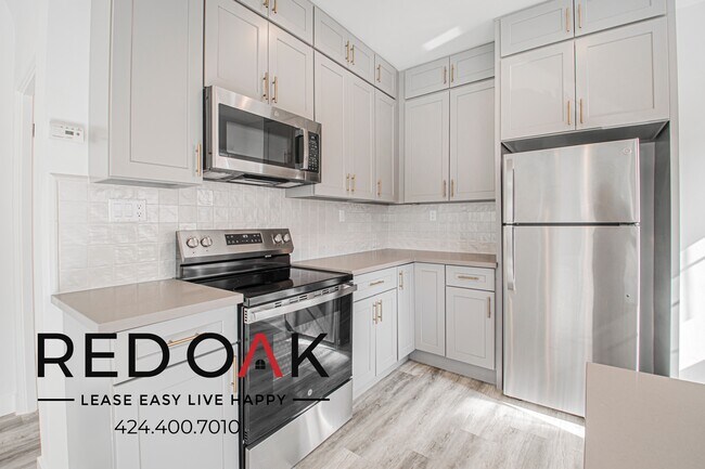 Building Photo - 330 N Genesee Ave