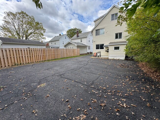 Building Photo - 1405 Sheffield Rd