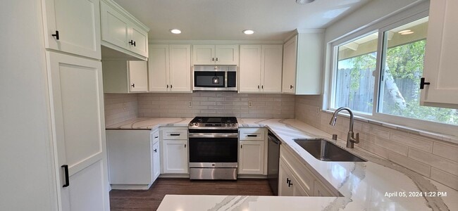Building Photo - Orcutt Single Story Recently Updated Home with Large Yard