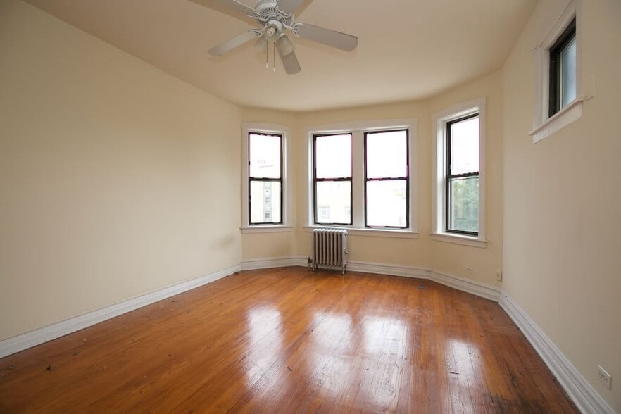 Building Photo - 1530 N Kedzie Ave
