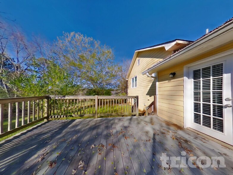 Building Photo - 1394 Winndale Rd