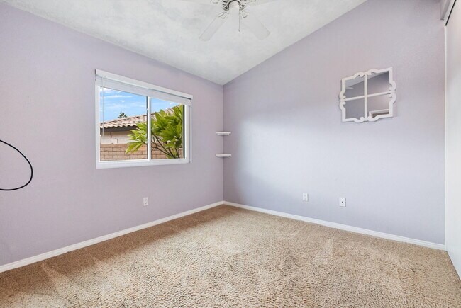 Building Photo - 44030 Mariposa Ct