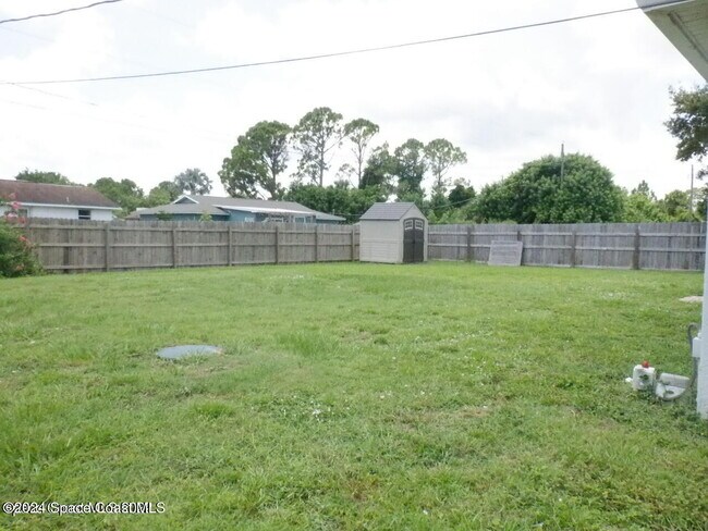 Building Photo - 880 Brickell St SE