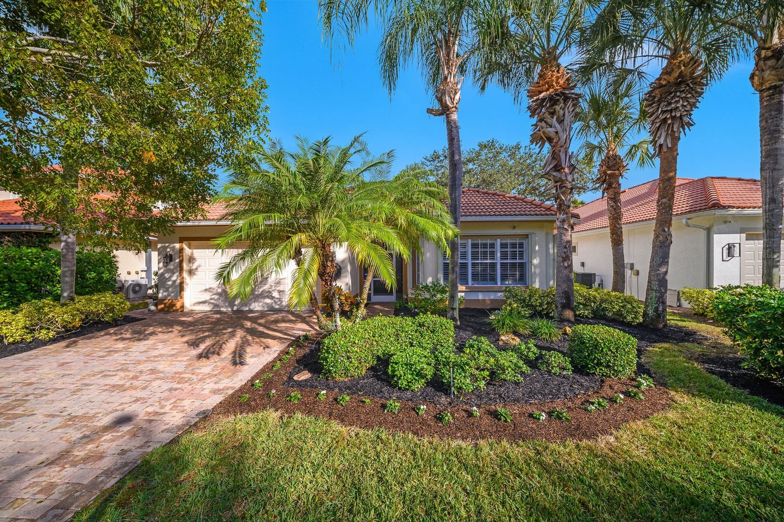 Building Photo - 4806 Europa Dr