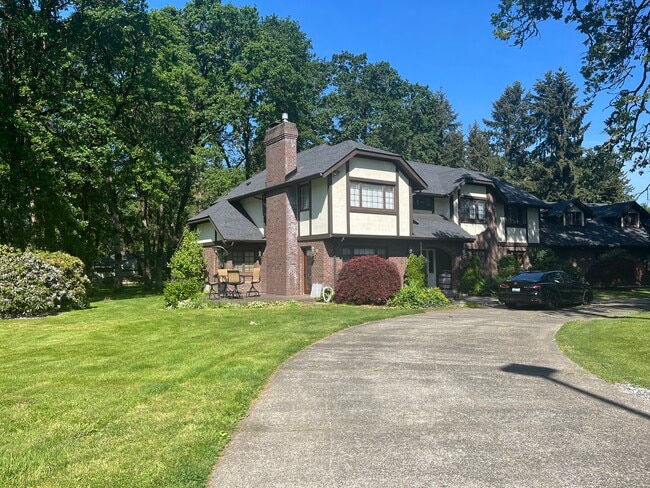 Home to be shared - 2961 Harrison Ave
