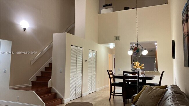 Building Photo - 1634 N 15th Terrace