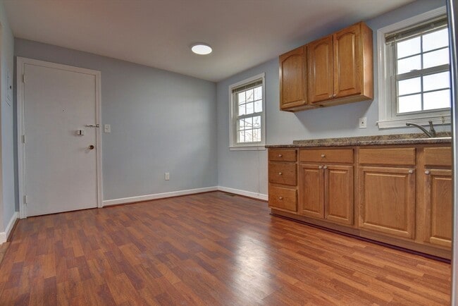 Building Photo - 30 Trull St