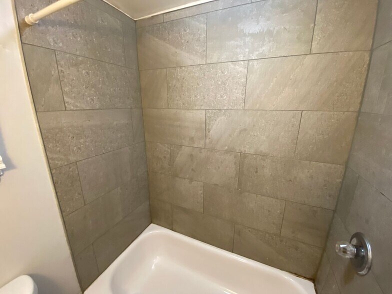 Building Photo - 130 Congress St